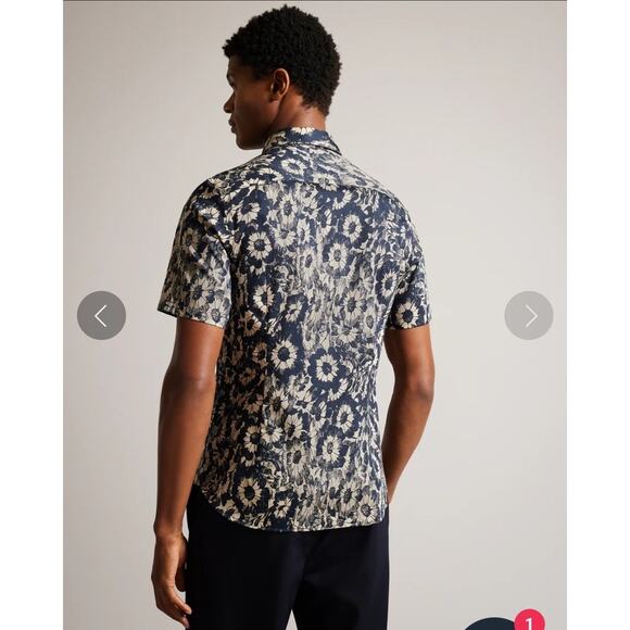 Ted BakerAibsho Short Sleeve Monochrome Floral Short Sleeve Shirt Size 4 / US L - Picture 2 of 9